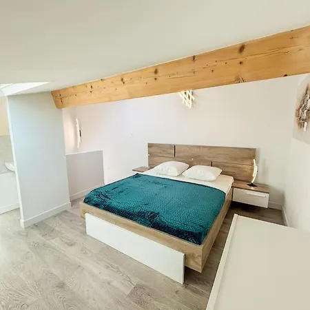 Duplex Refait A Neuf Au Coeur De